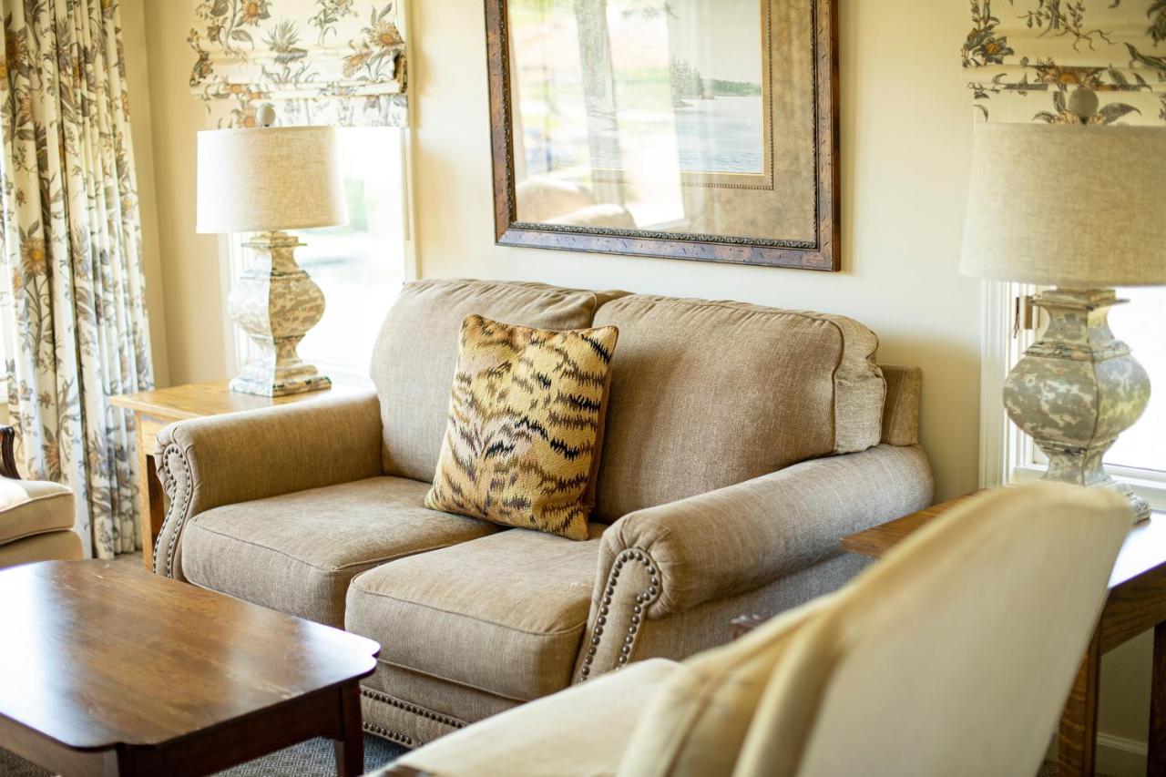 The Greystone Inn Lake Toxaway Room photo